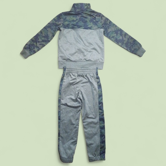 Boys Nike Gray and Green Camo Tracksuit - Picture 4 of 4